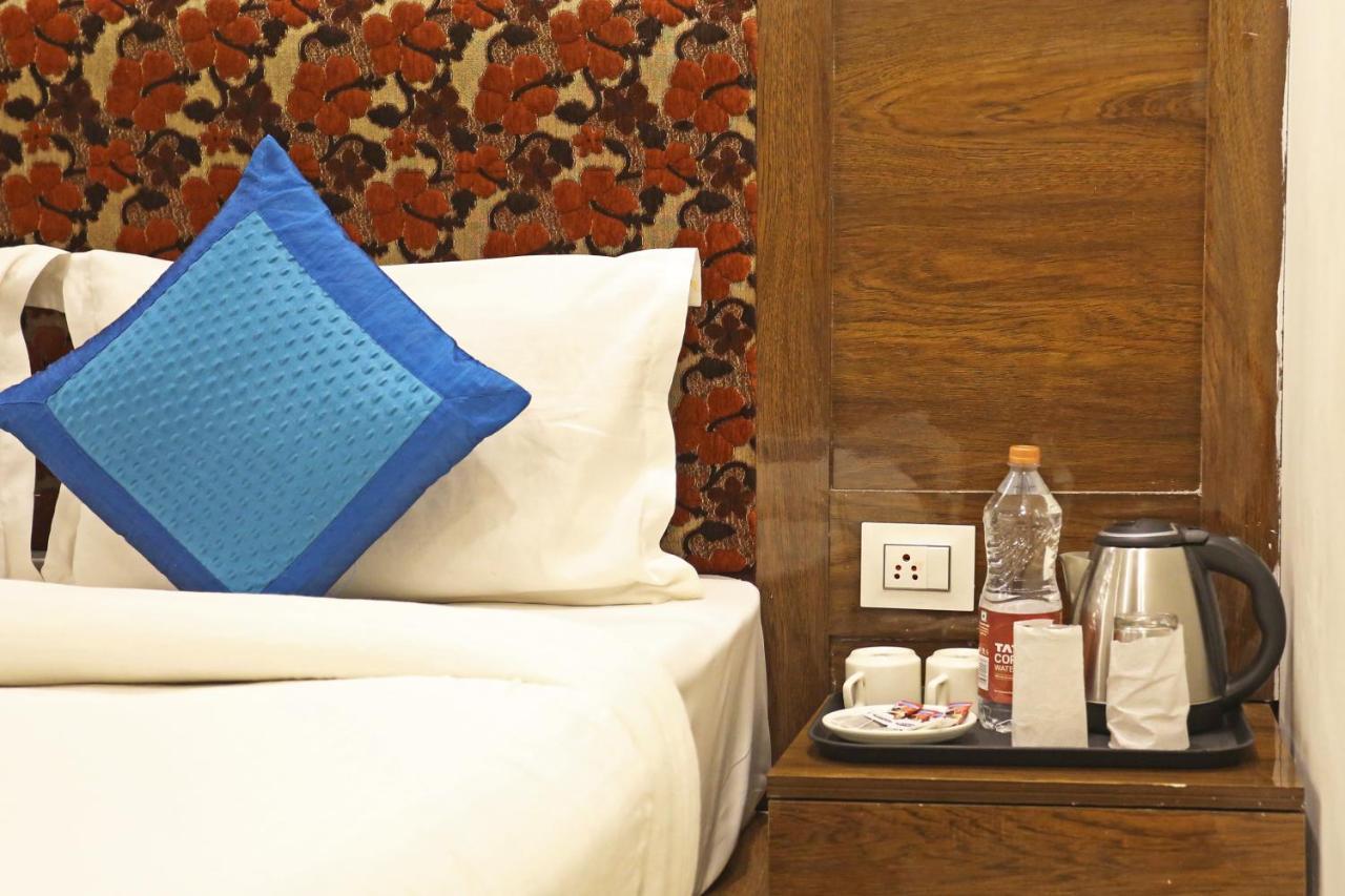 Hotel Emblem Suites- Near Delhi Airport New Delhi Exteriör bild