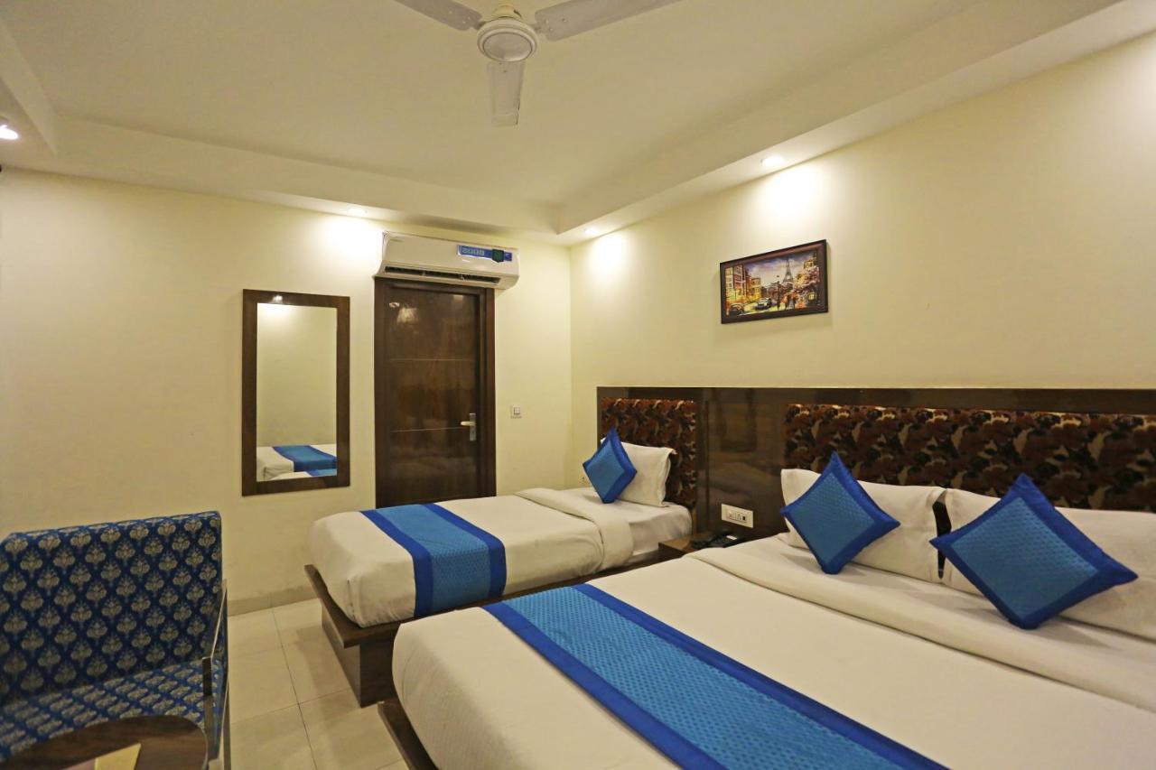 Hotel Emblem Suites- Near Delhi Airport New Delhi Exteriör bild