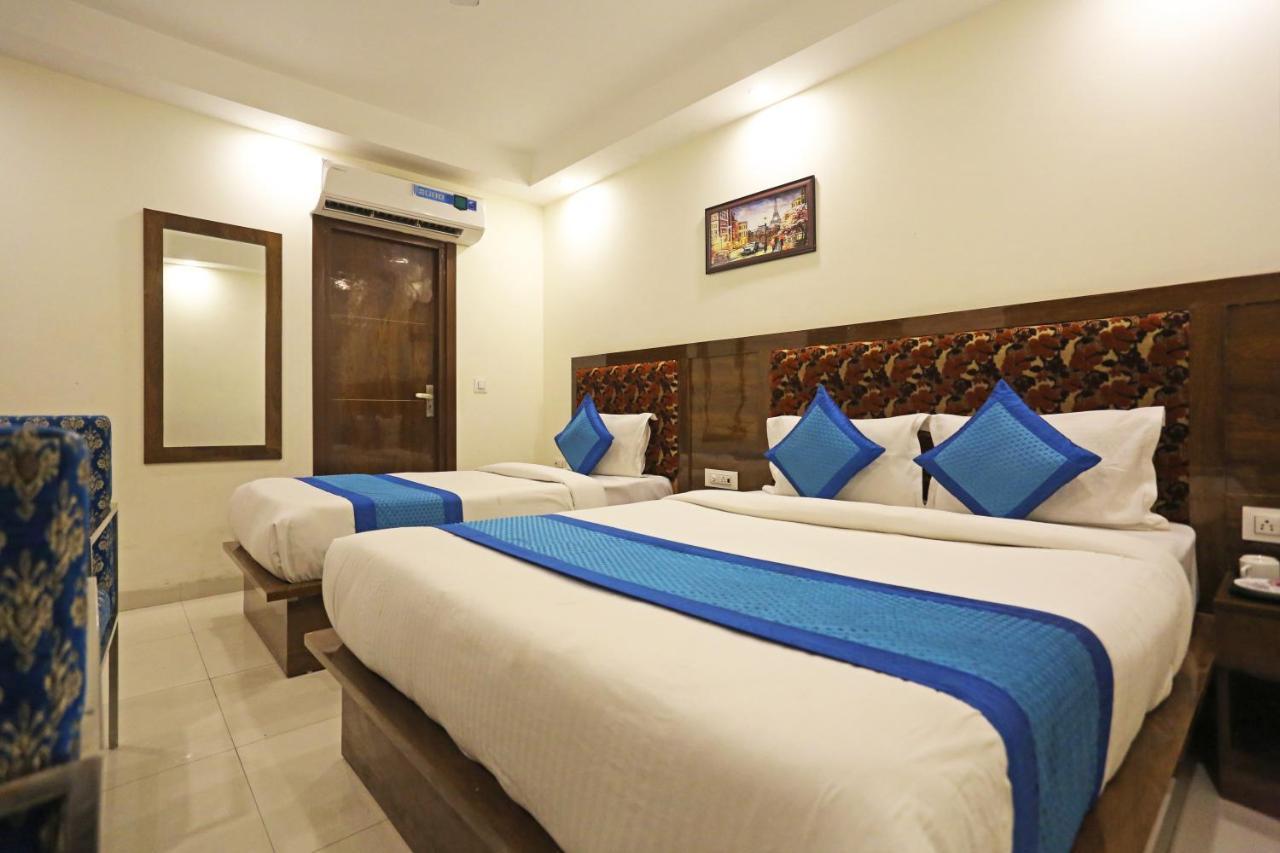 Hotel Emblem Suites- Near Delhi Airport New Delhi Exteriör bild