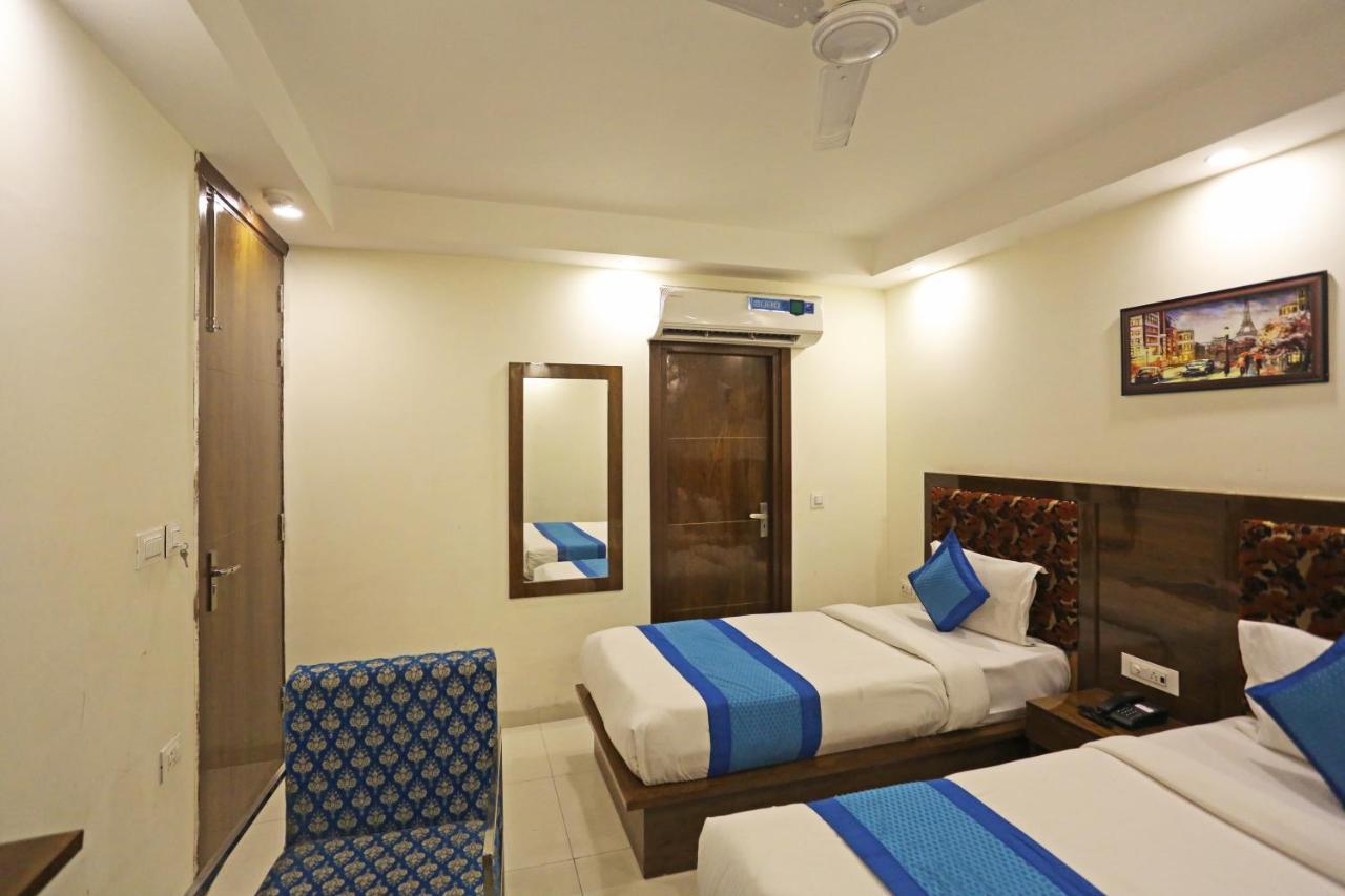 Hotel Emblem Suites- Near Delhi Airport New Delhi Exteriör bild