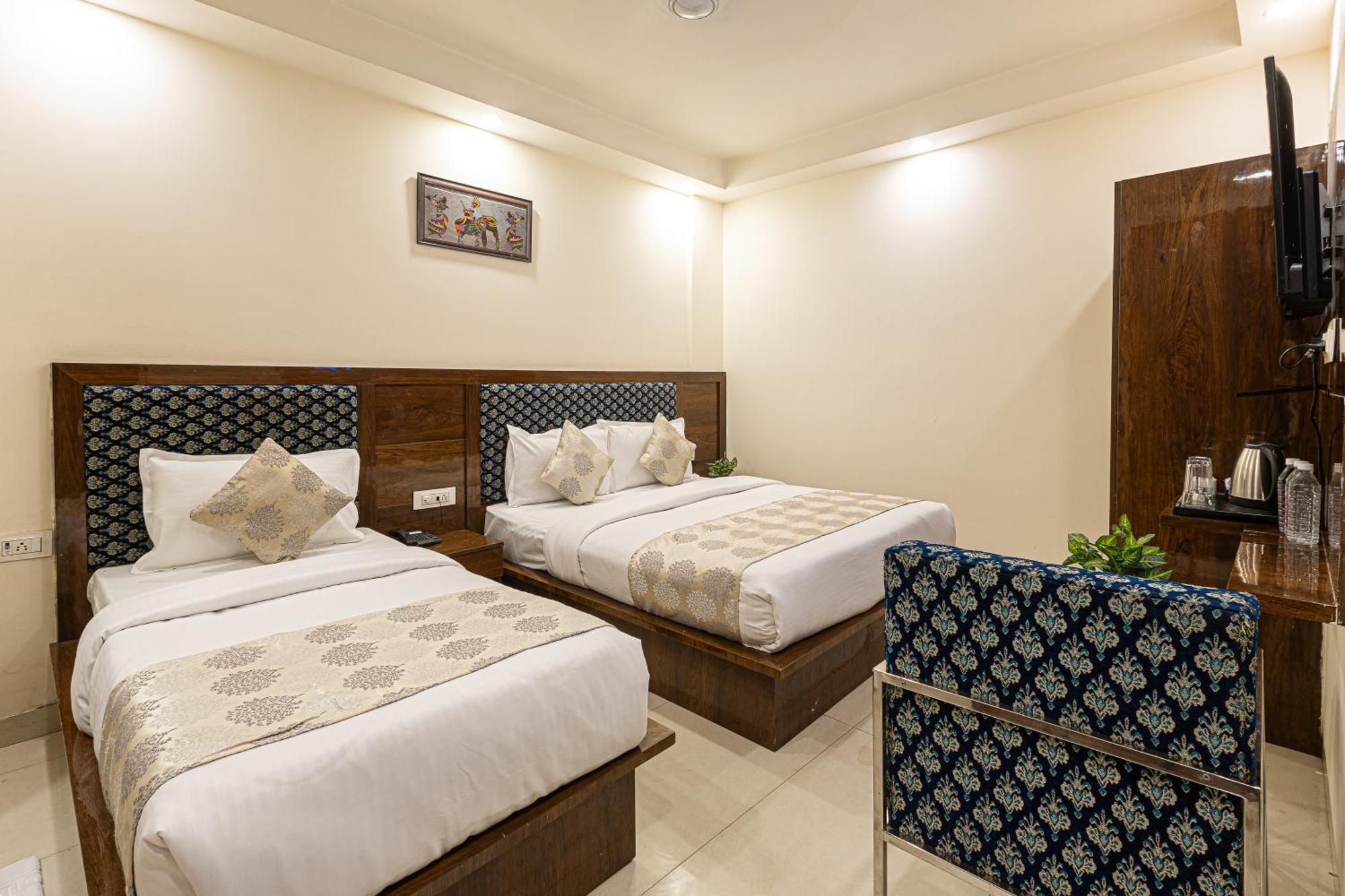 Hotel Emblem Suites- Near Delhi Airport New Delhi Exteriör bild