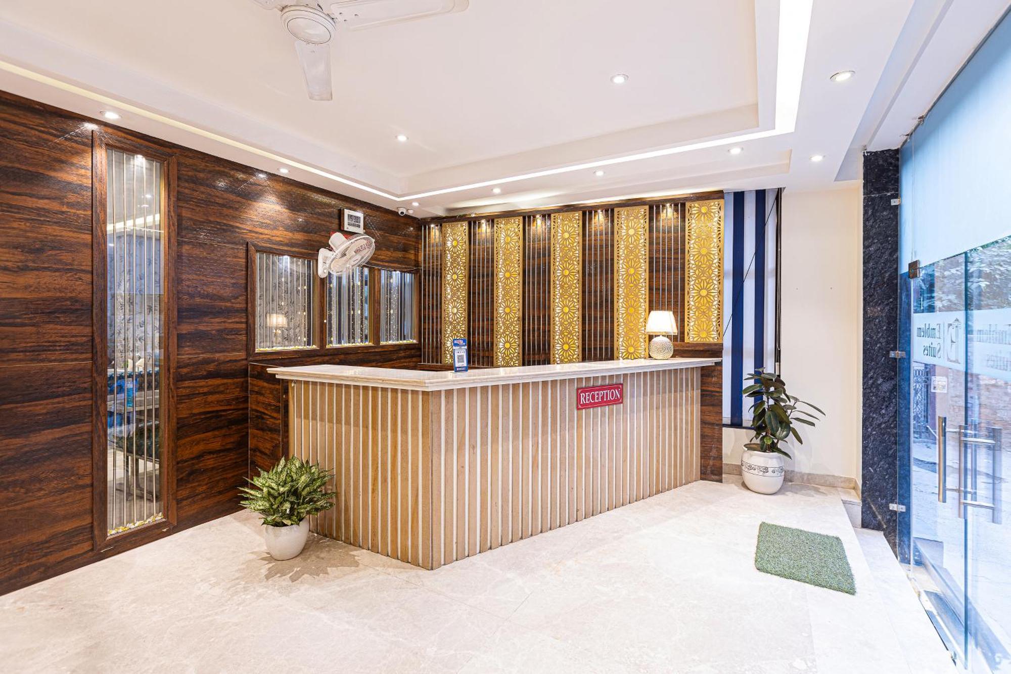 Hotel Emblem Suites- Near Delhi Airport New Delhi Exteriör bild